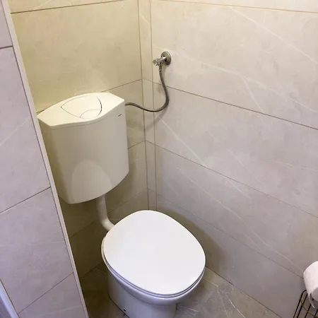 Adamas Apartment