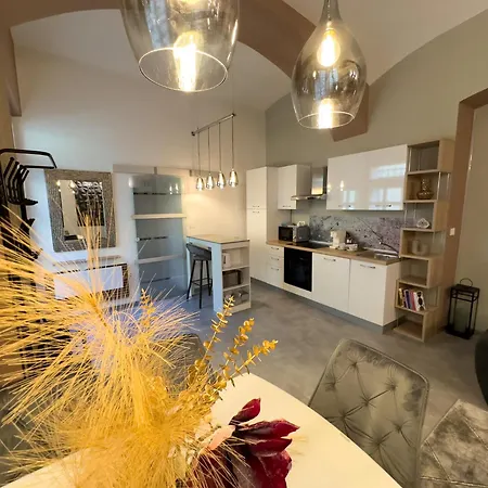 Adamas Apartment *