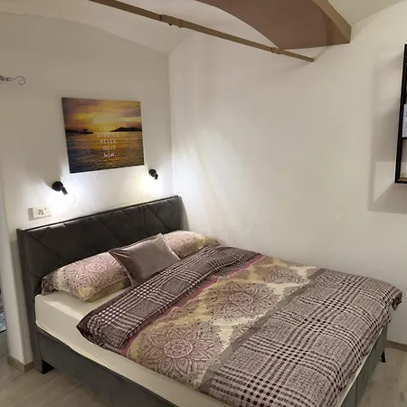 Adamas Apartment