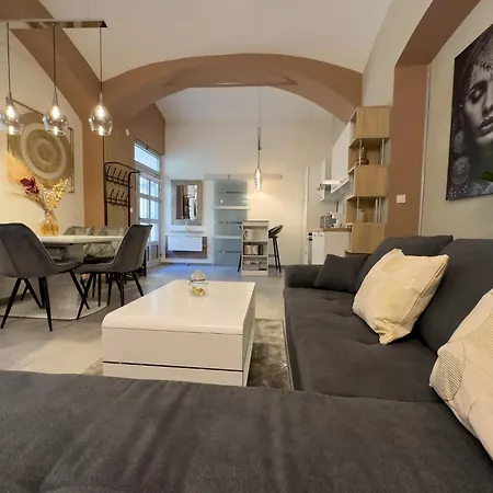 Apartment Adamas *