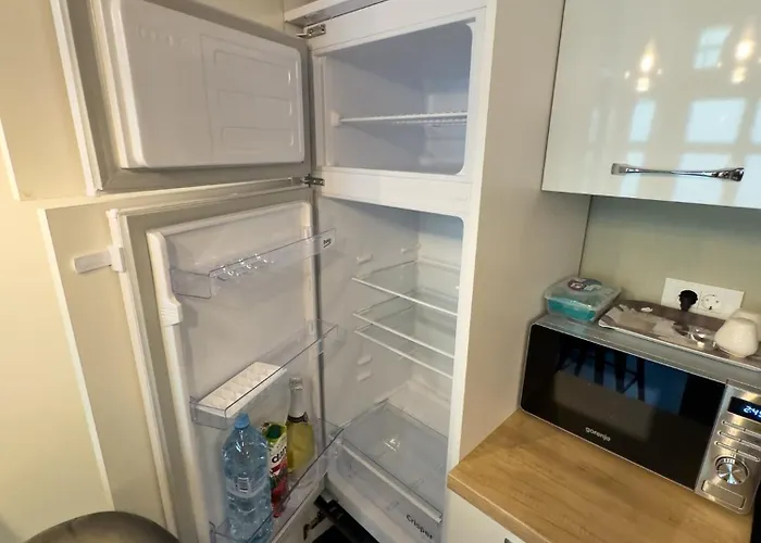 アパート Adamas ツェリェ