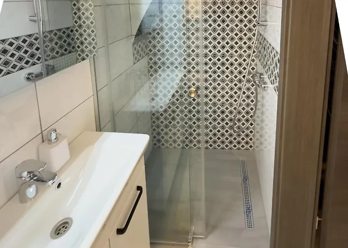 Adamas アパート *